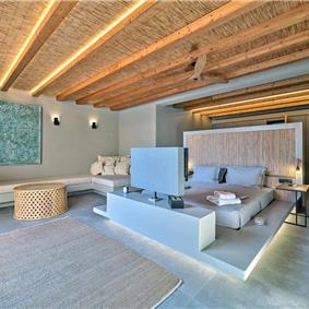6 bedroom villa with pool, East Paros, sleeps 12